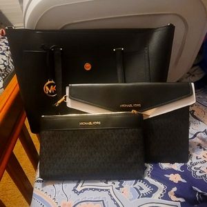 Micheal kors purse set